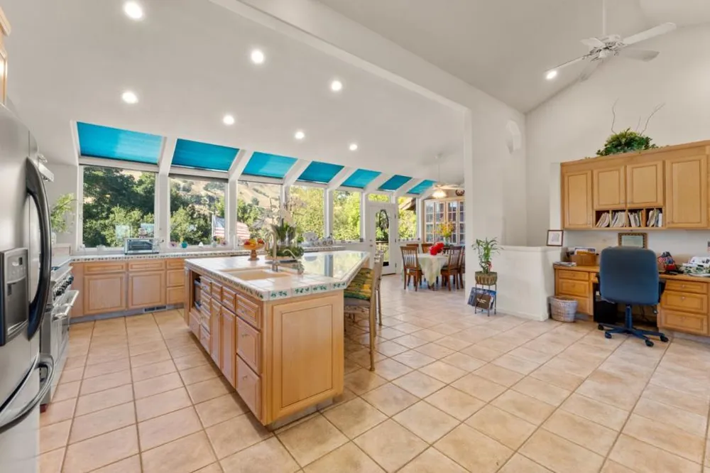 11081 Enchanto Vista Drive San Jose, CA 95127