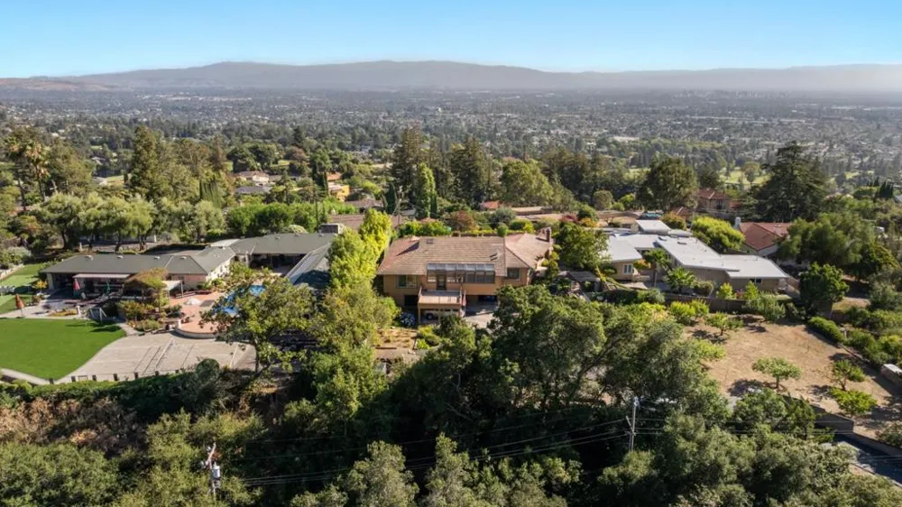 11081 Enchanto Vista Drive San Jose, CA 95127