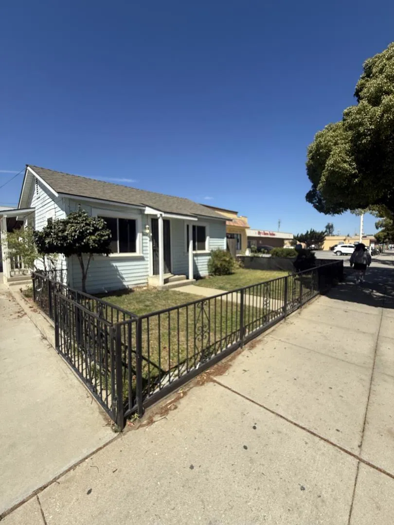 325 El Camino Real Greenfield, CA 93927
