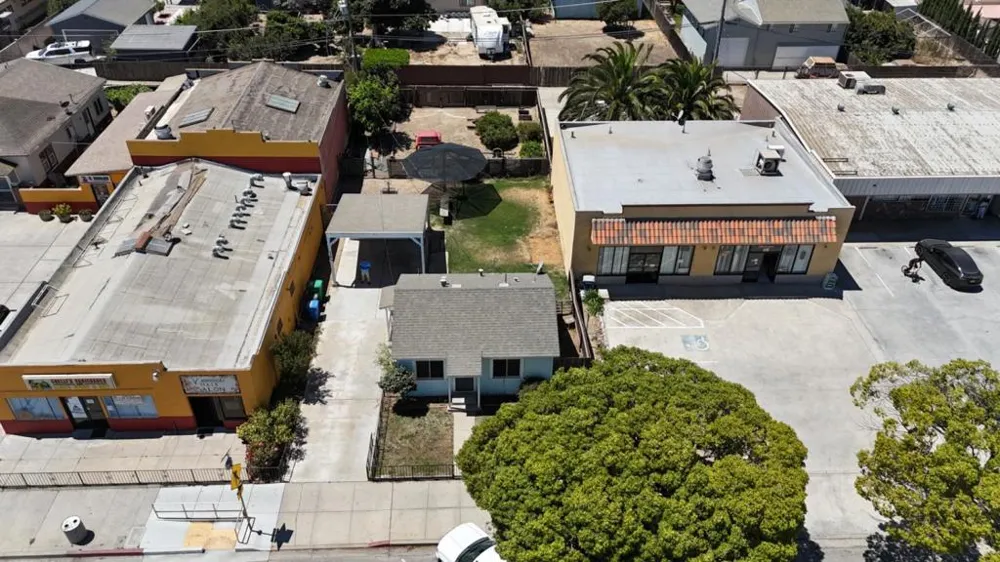325 El Camino Real Greenfield, CA 93927