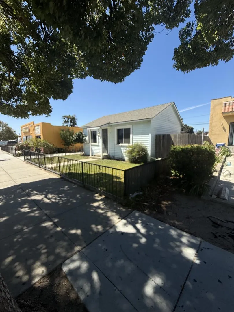 325 El Camino Real Greenfield, CA 93927