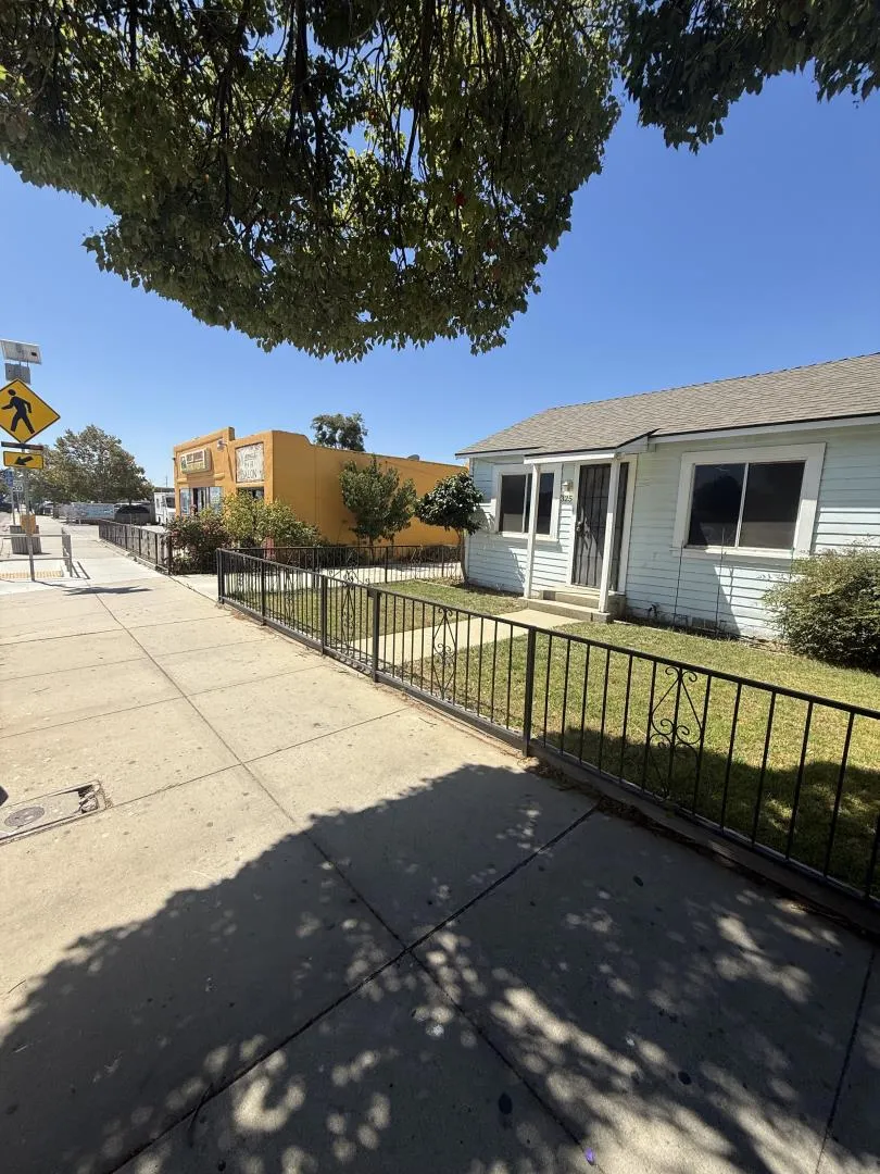 325 El Camino Real Greenfield, CA 93927