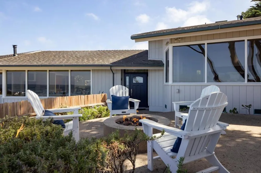 1209 Ocean View Boulevard Pacific Grove, CA 93950