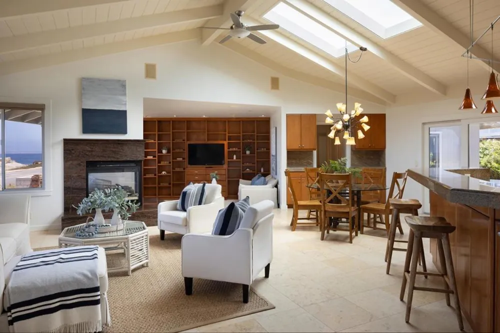 1209 Ocean View Boulevard Pacific Grove, CA 93950