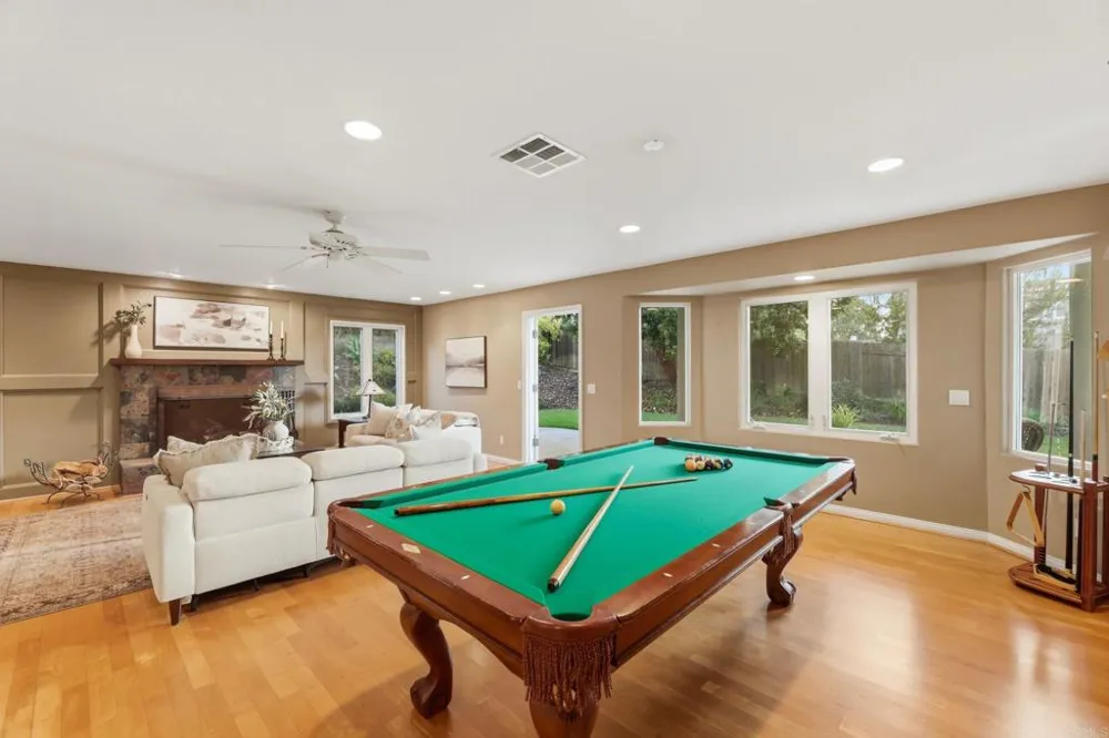 398 Andrew Avenue Encinitas, CA 92024