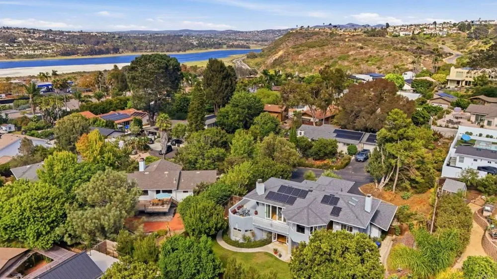 398 Andrew Avenue Encinitas, CA 92024