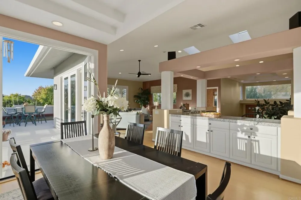 398 Andrew Avenue Encinitas, CA 92024