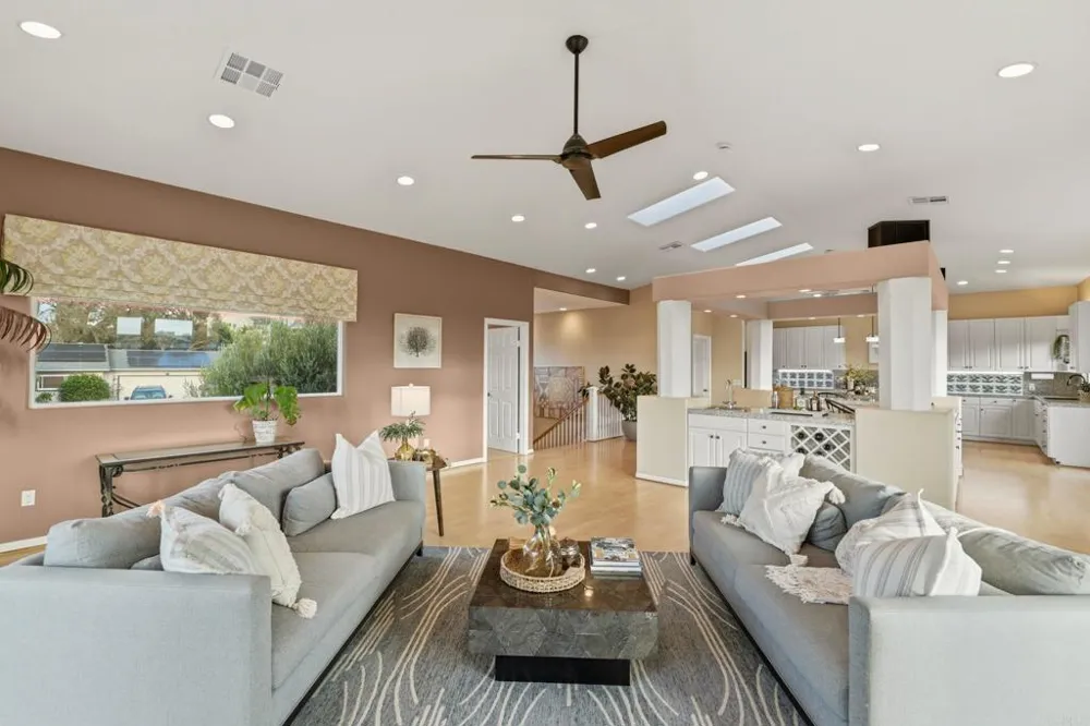 398 Andrew Avenue Encinitas, CA 92024