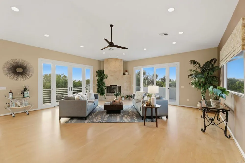 398 Andrew Avenue Encinitas, CA 92024