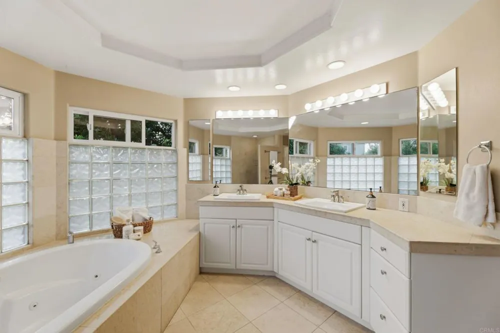 398 Andrew Avenue Encinitas, CA 92024