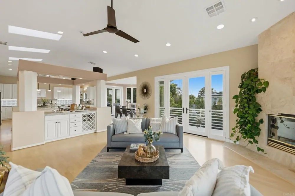 398 Andrew Avenue Encinitas, CA 92024