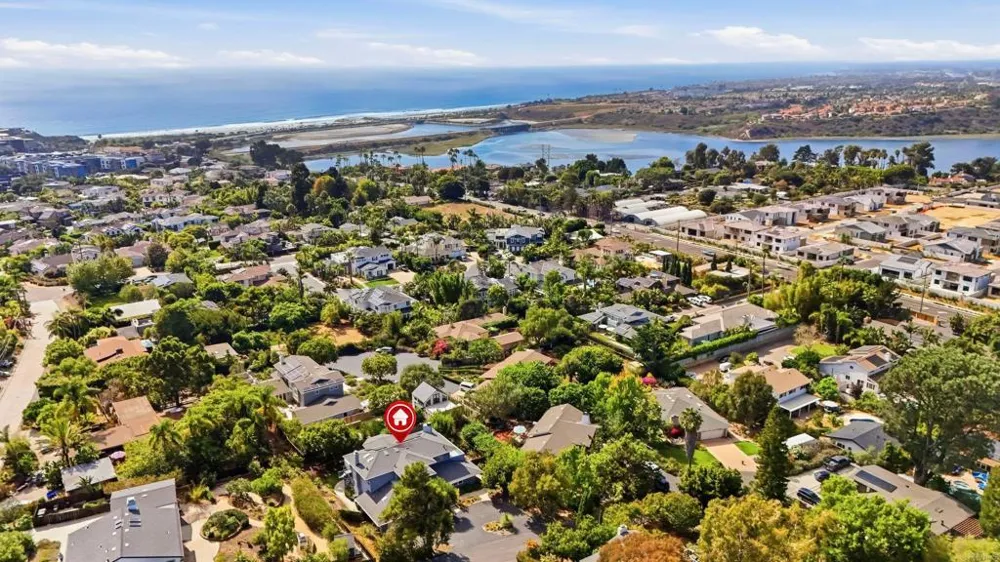 398 Andrew Avenue Encinitas, CA 92024