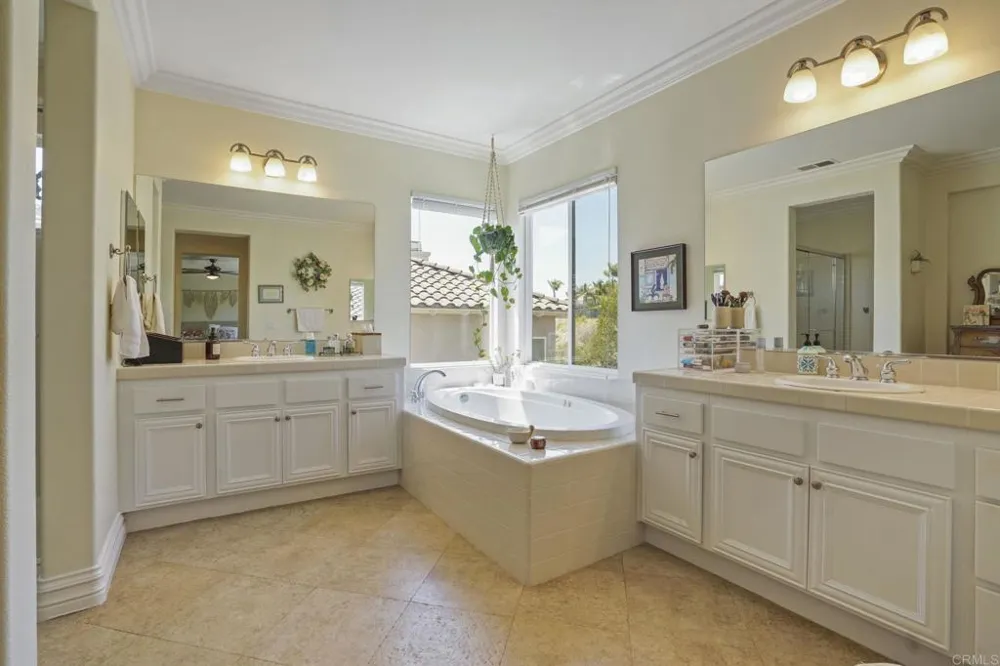 1137 Via Vera Cruz San Marcos, CA 92078