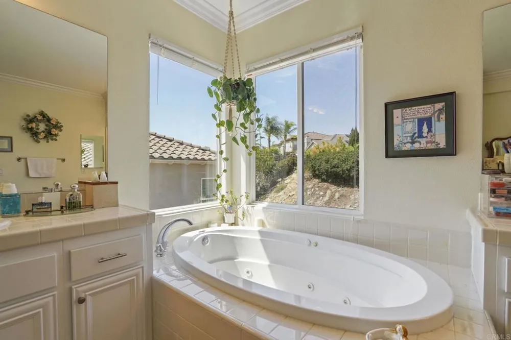 1137 Via Vera Cruz San Marcos, CA 92078