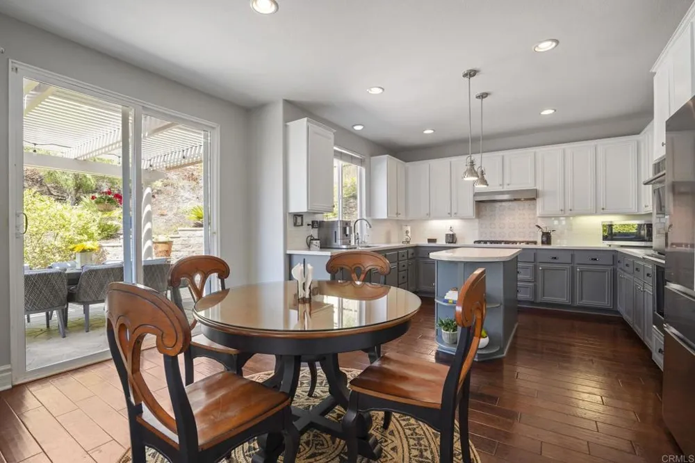 1137 Via Vera Cruz San Marcos, CA 92078