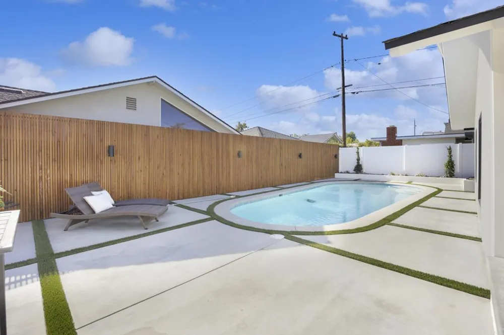 3221 Kempton Drive Los Alamitos, CA 90720