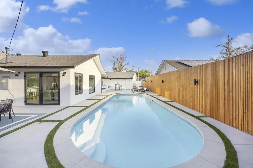 3221 Kempton Drive Los Alamitos, CA 90720
