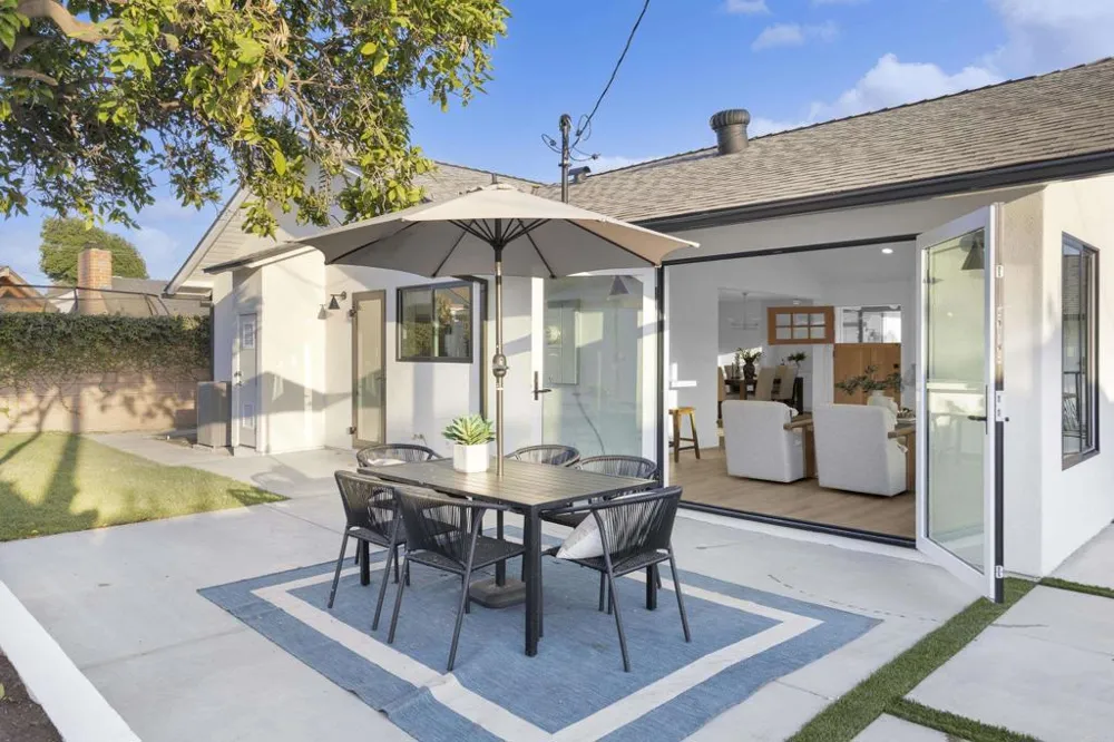 3221 Kempton Drive Los Alamitos, CA 90720