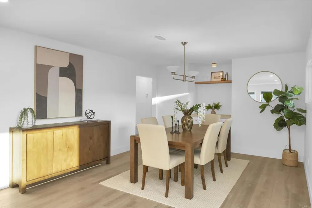 3221 Kempton Drive Los Alamitos, CA 90720