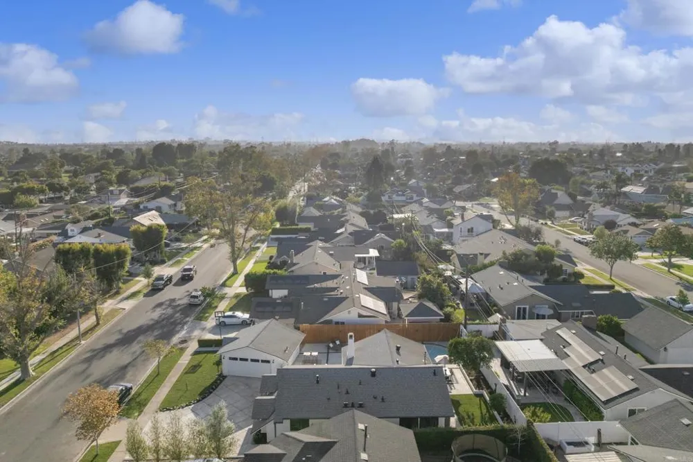 3221 Kempton Drive Los Alamitos, CA 90720