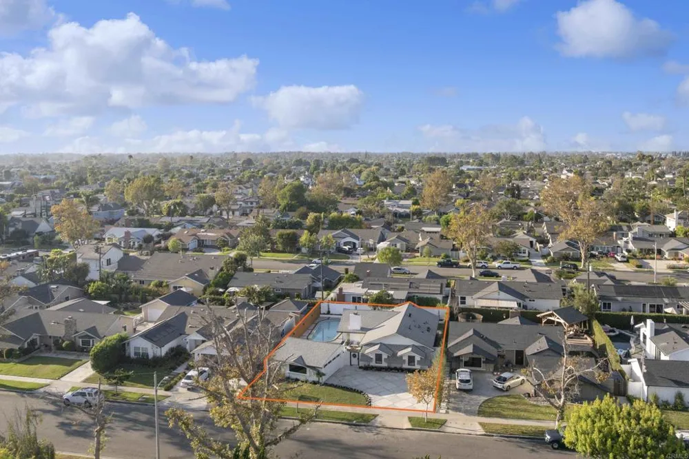 3221 Kempton Drive Los Alamitos, CA 90720