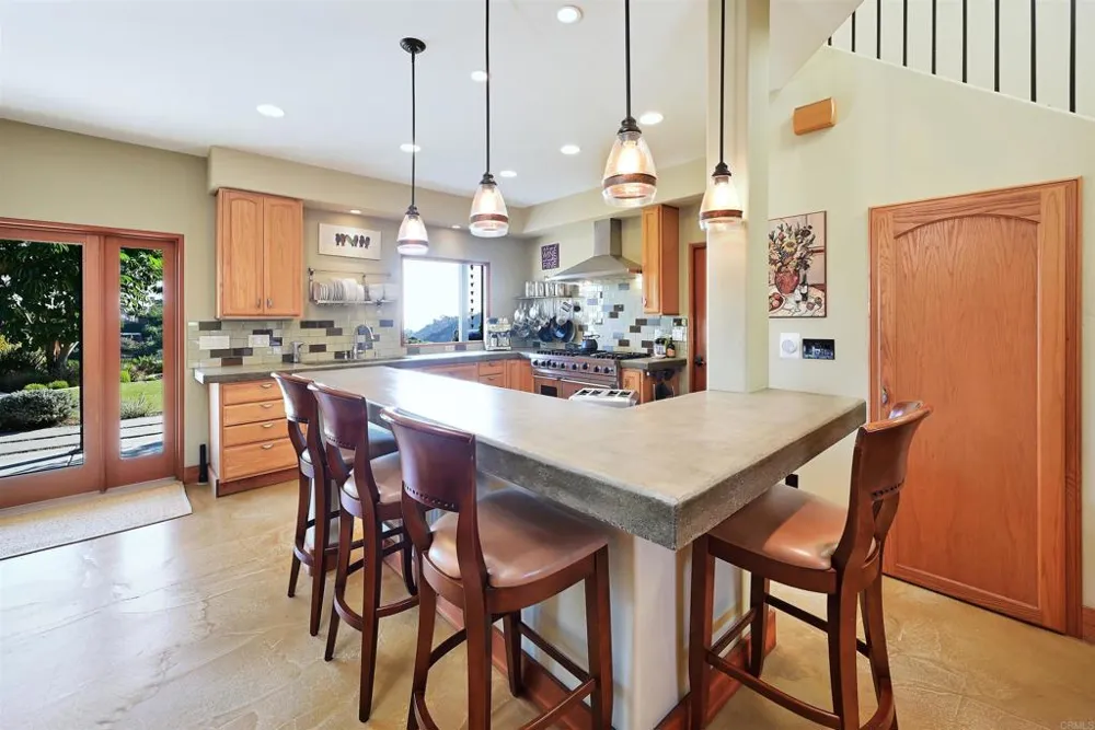 3811 Hiawatha Way San Diego, CA 92117