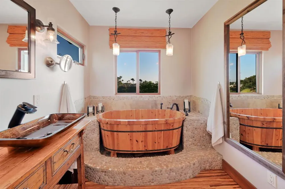 3811 Hiawatha Way San Diego, CA 92117