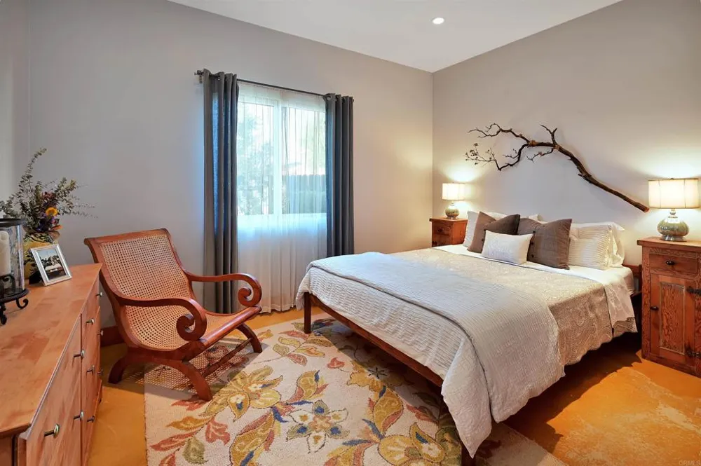 3811 Hiawatha Way San Diego, CA 92117