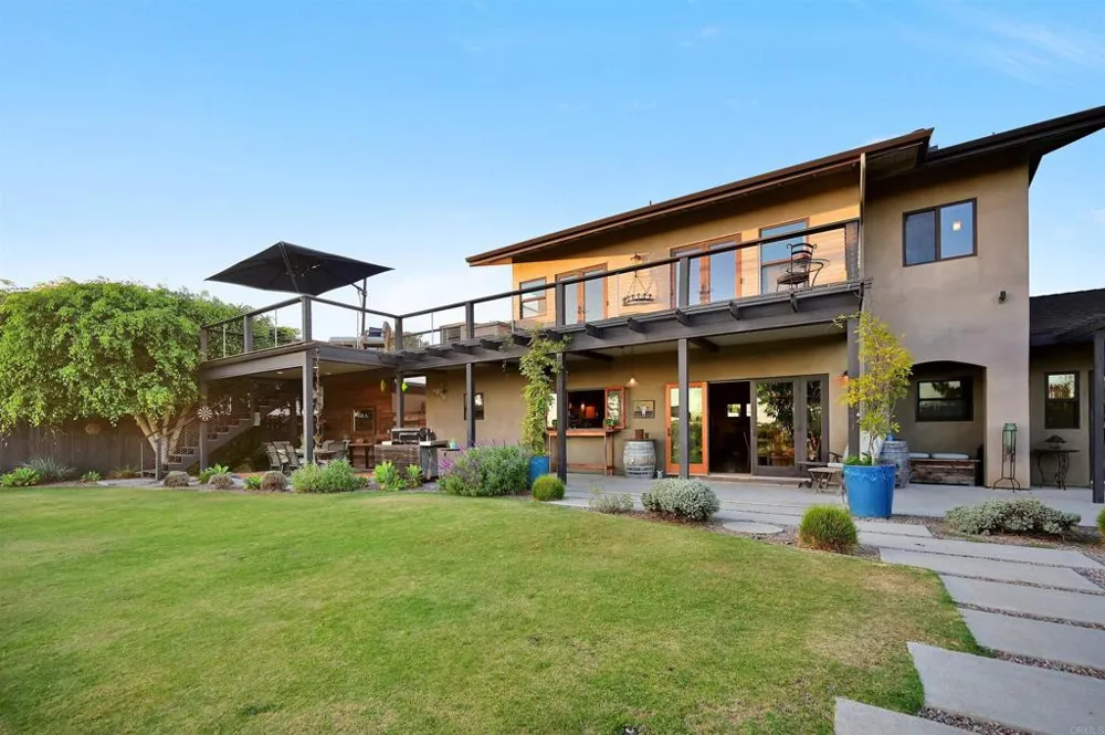 3811 Hiawatha Way San Diego, CA 92117