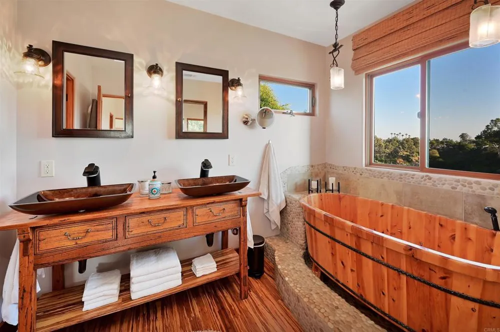 3811 Hiawatha Way San Diego, CA 92117