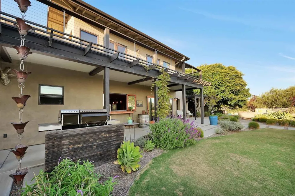 3811 Hiawatha Way San Diego, CA 92117