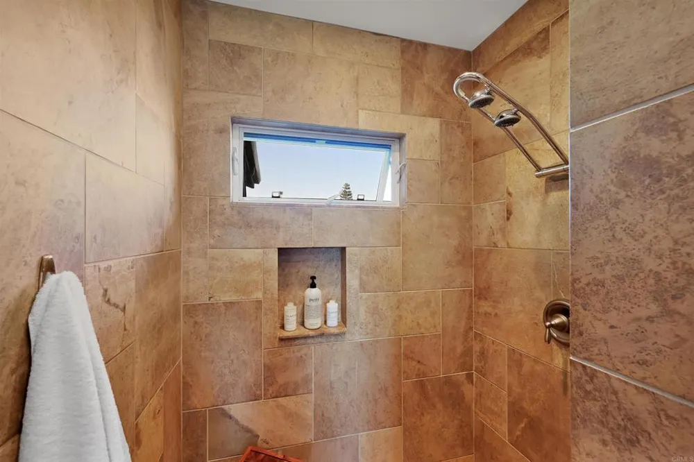 3811 Hiawatha Way San Diego, CA 92117