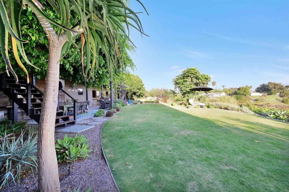 3811 Hiawatha Way San Diego, CA 92117