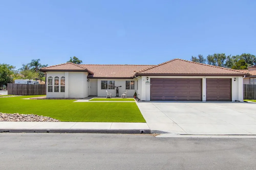 1229 Anna Rose Lane Ramona, CA 92065