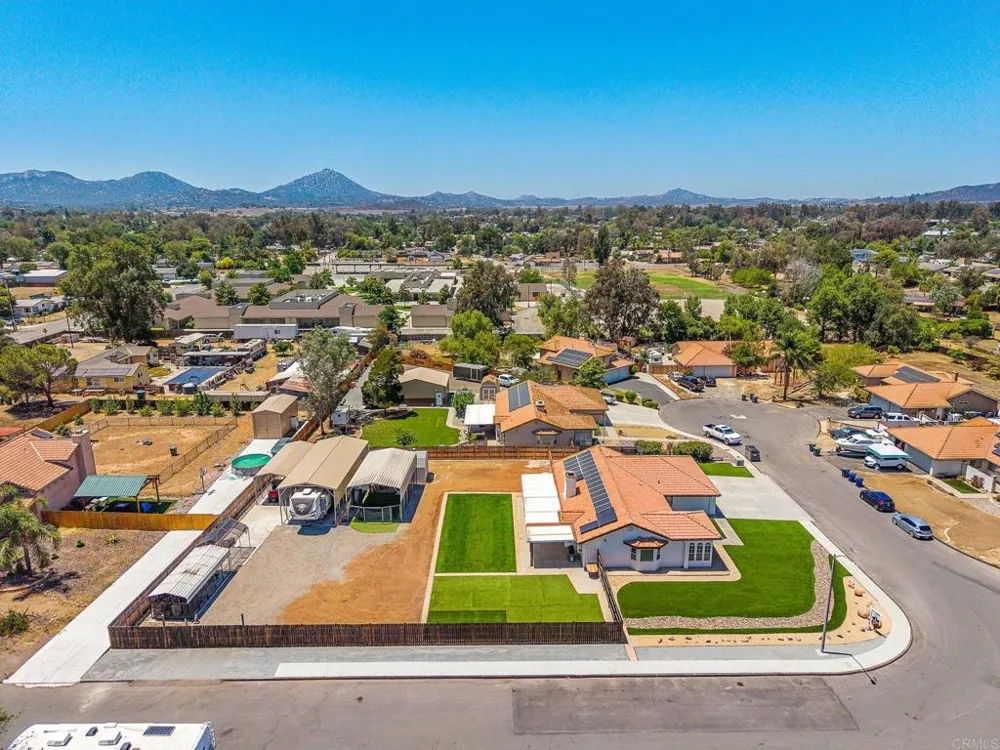 1229 Anna Rose Lane Ramona, CA 92065