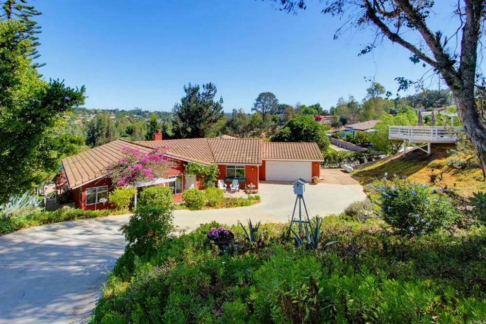 2202 Crest Hill Lane Fallbrook, CA 92028