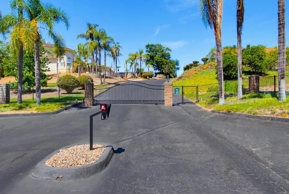 2202 Crest Hill Lane Fallbrook, CA 92028