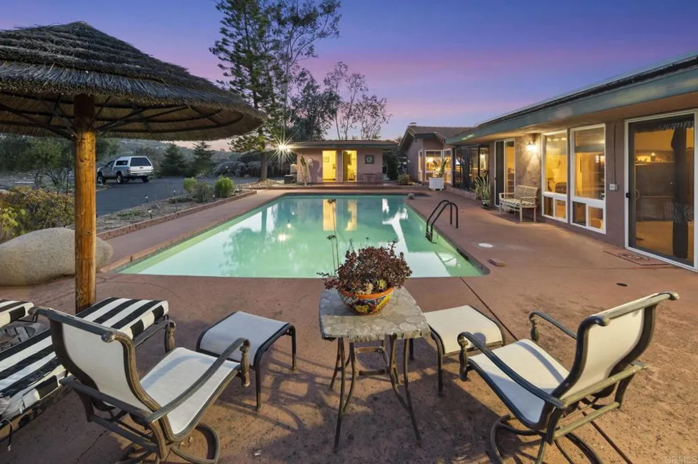2967 VIA VIEJAS Alpine, CA 91901