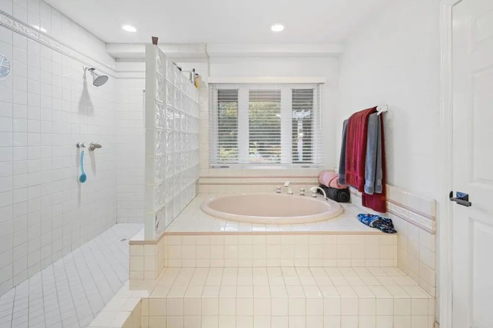 2967 VIA VIEJAS Alpine, CA 91901