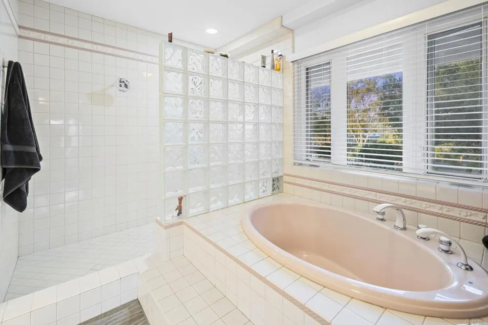 2967 VIA VIEJAS Alpine, CA 91901