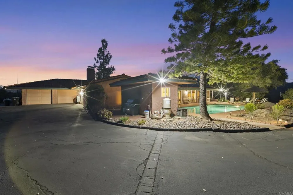 2967 VIA VIEJAS Alpine, CA 91901