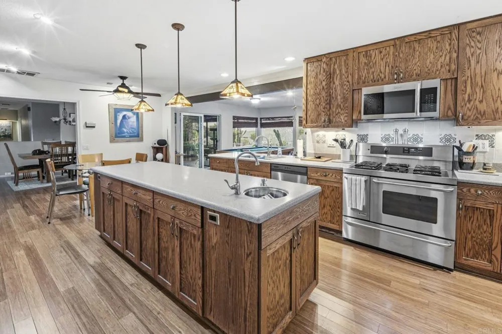 2967 VIA VIEJAS Alpine, CA 91901