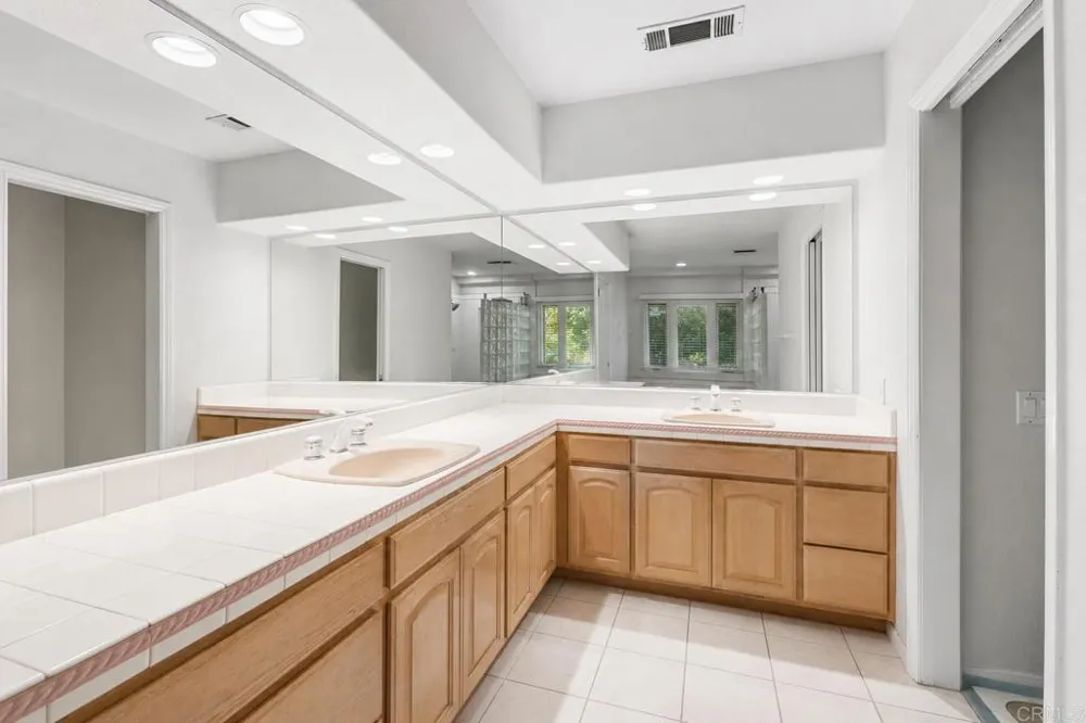2967 VIA VIEJAS Alpine, CA 91901