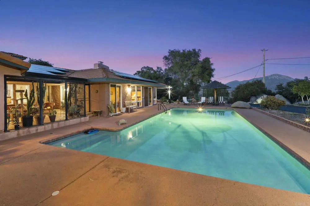 2967 VIA VIEJAS Alpine, CA 91901