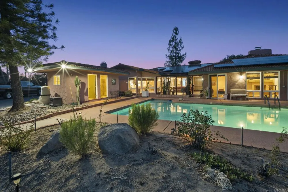 2967 VIA VIEJAS Alpine, CA 91901