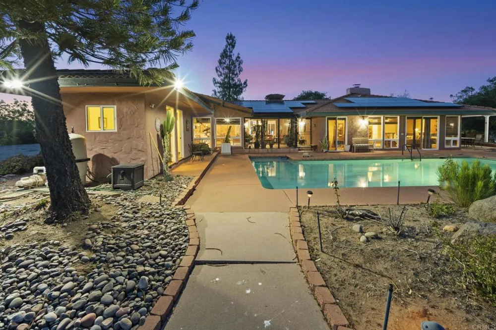 2967 VIA VIEJAS Alpine, CA 91901