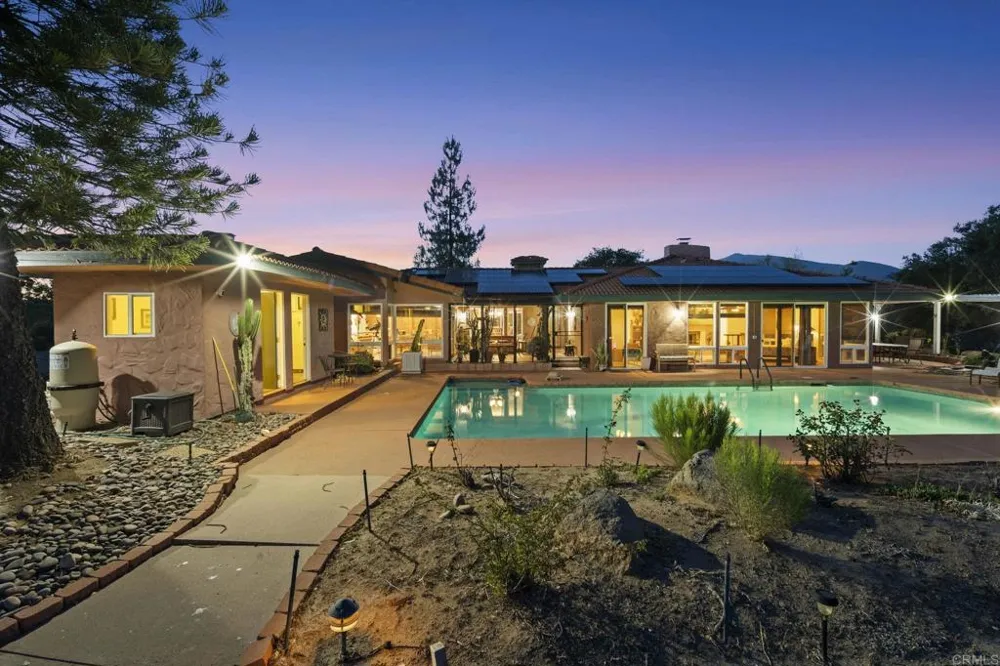 2967 VIA VIEJAS Alpine, CA 91901