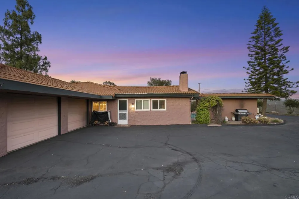 2967 VIA VIEJAS Alpine, CA 91901