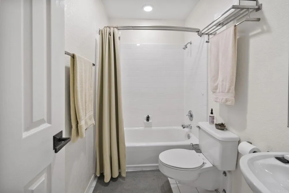 2967 VIA VIEJAS Alpine, CA 91901