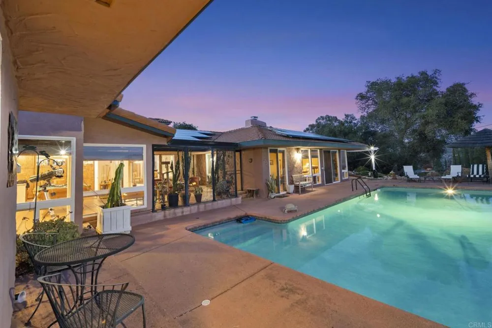 2967 VIA VIEJAS Alpine, CA 91901